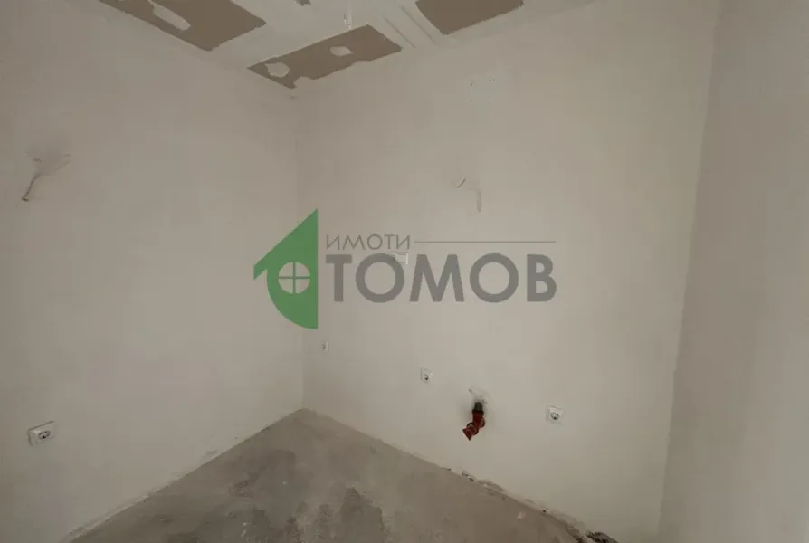 Spacious 3-Bedroom Apartment in Sunny Samara 3, Stara Zagora - Image 1