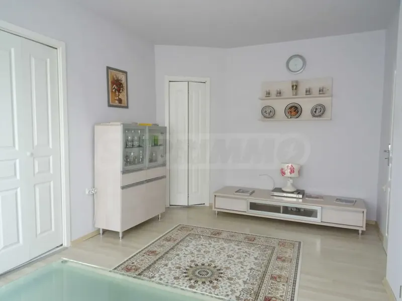 Spacious 3-Bedroom Apartment Near Varna University - Image 2