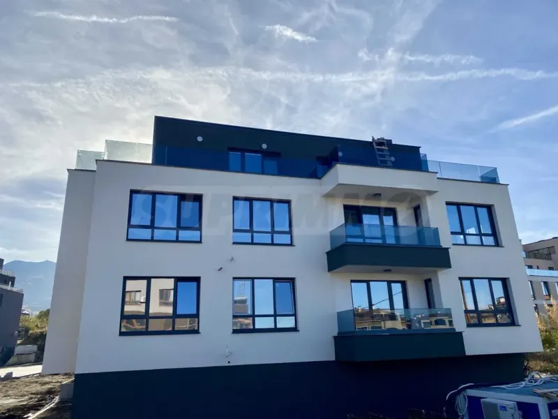 Spacious Two-Bedroom Apartment in Sofia's Madlinia District - Image 5