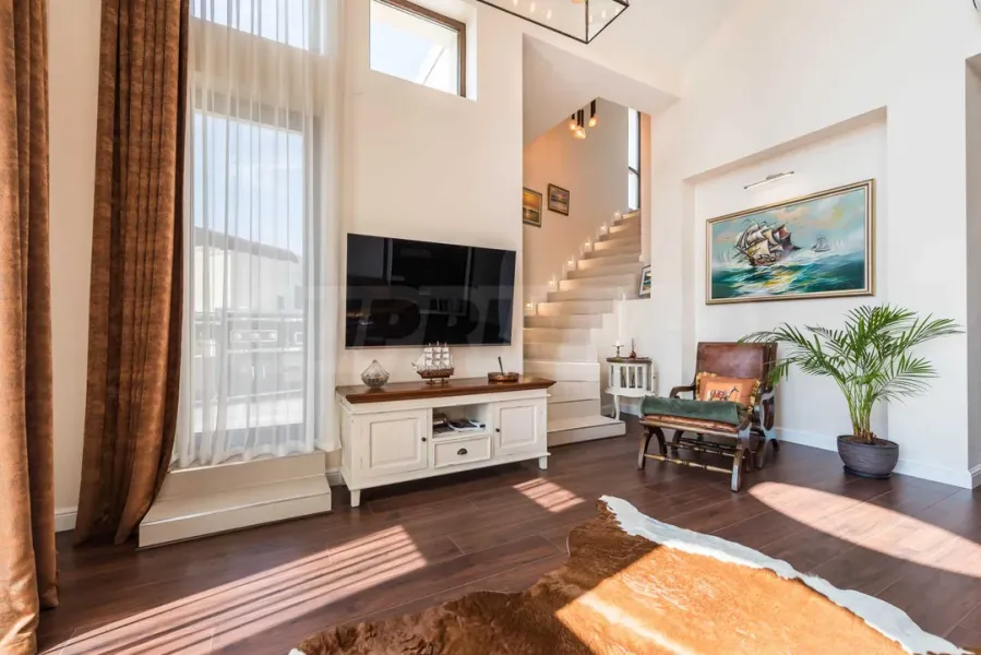 Luxury Penthause with Sea View in Varna - Image 4