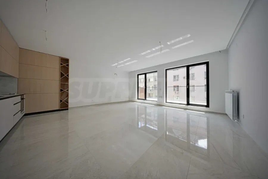 Spacious Four-Bedroom Apartment in Sofia's Desirable Oborishte District - Image 3