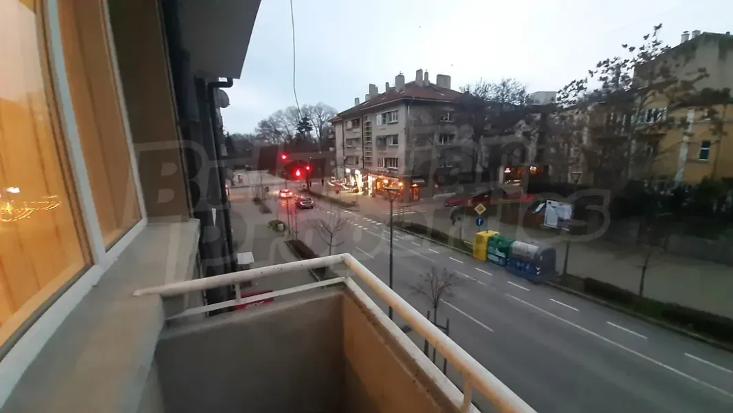 Stylish Varna Apartment: Fully Furnished, Prime Location, 77m2 - Image 3