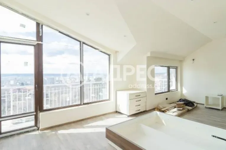 Spacious Villa with Sea Views - 6 Bedrooms, Varna, Bulgaria - Image 1