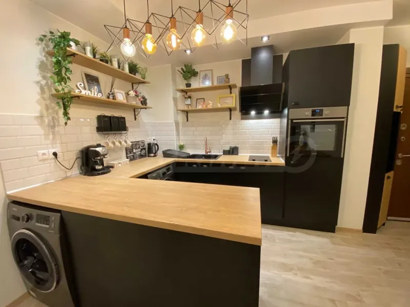 Spacious, Fully Furnished Apartment with Sea Views in Varna - Image 3