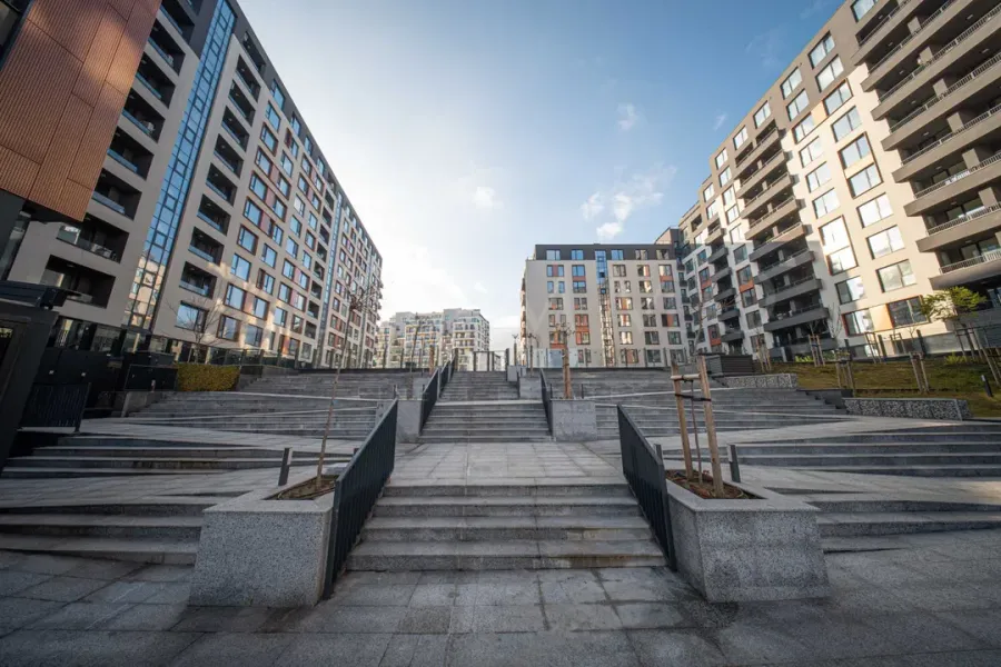 Spacious, Fully Furnished 2-Bedroom Apartment in Sofia's Mona 3 - Image 5