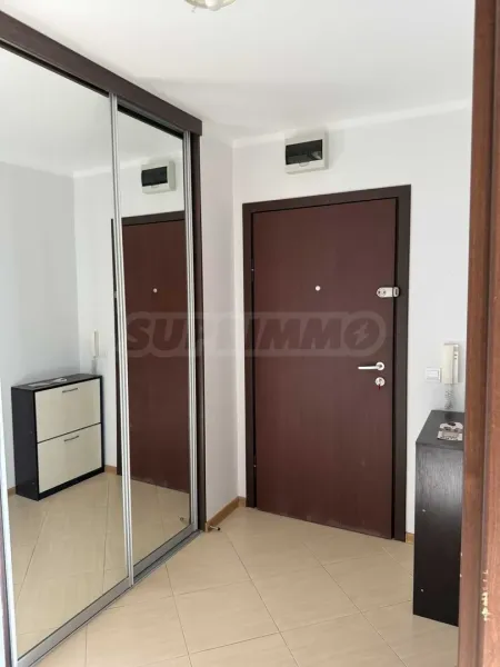 Spacious Mountain View Apartment in Sofia's Vitosha Quarter - Image 3