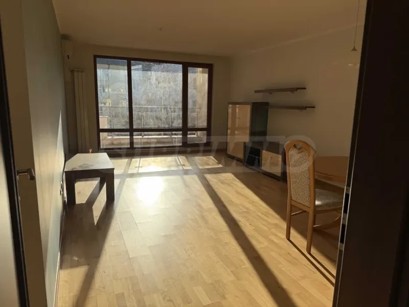 Spacious Mountain View Apartment in Sofia's Vitosha Quarter - Image 5