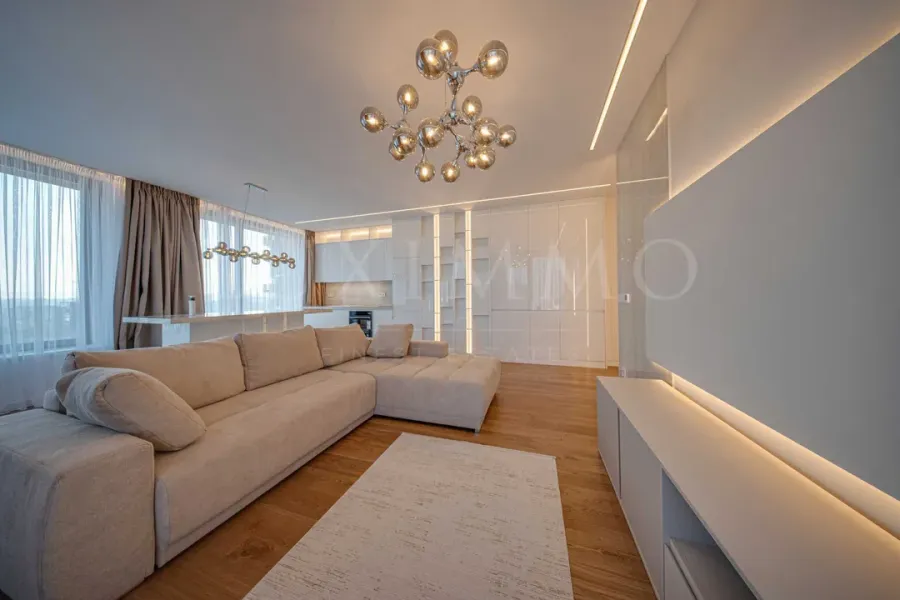 Spacious, Fully Furnished Apartment with Mountain Views - Image 3