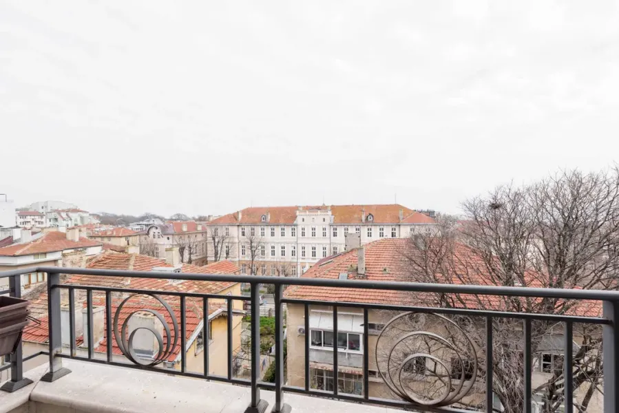 Luxury 4BR Apartment - Varna Center, Sea View - Image 1