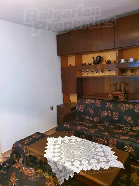 Charming Two-Bedroom House with Garden in Varna’s Troшеvo - Image 2