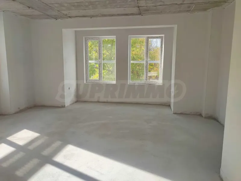 Spacious 3-Bedroom Apartment in "Belomorski", Plovdiv - Image 2