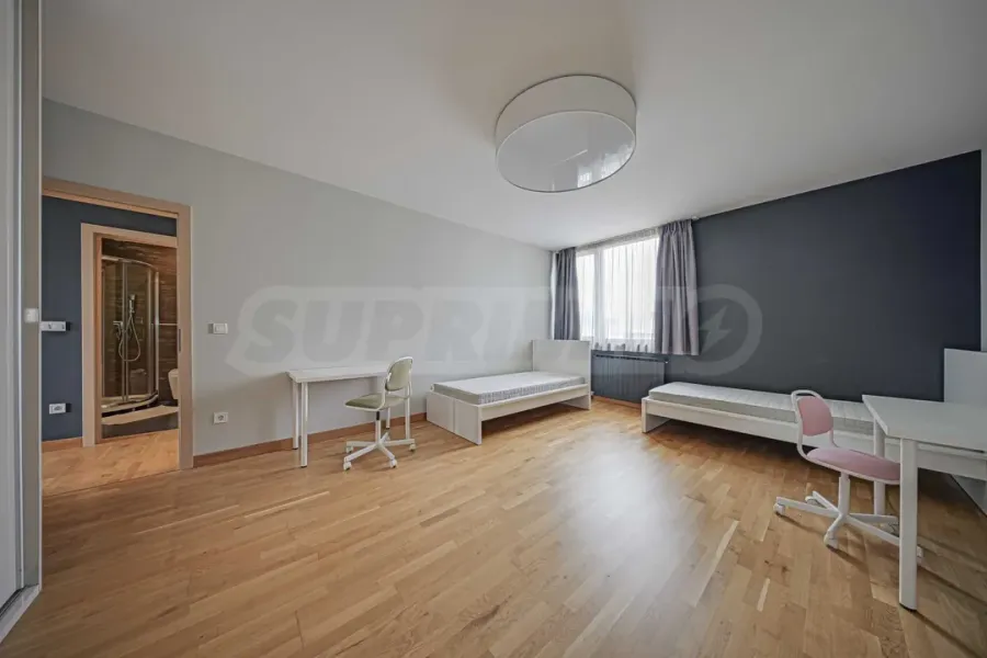 Spacious Fully Furnished Apartment with Stunning City & Mountain Views - Image 4