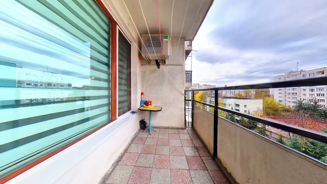 Spacious South-Facing Terrace Apartment in Sofia's Central Location - Image 5