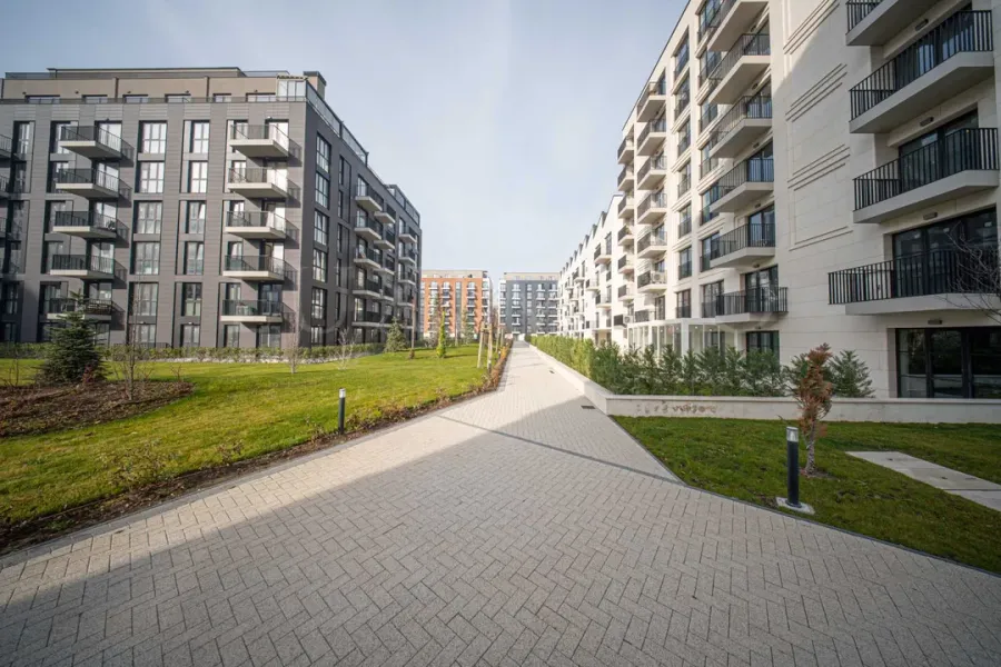 Spacious, Fully Furnished Apartment in Gated Sofia Complex - Vitosha View - Image 4