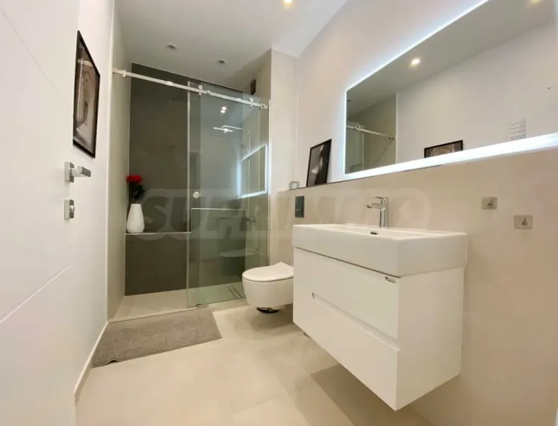 Stylish 1-Bedroom Apartment in Central Plovdiv – Fully Furnished - Image 5