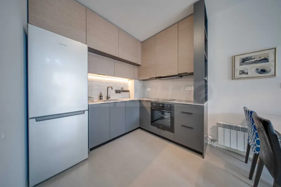 Spacious, Furnished Apartment in Sofia with Parking - Image 4