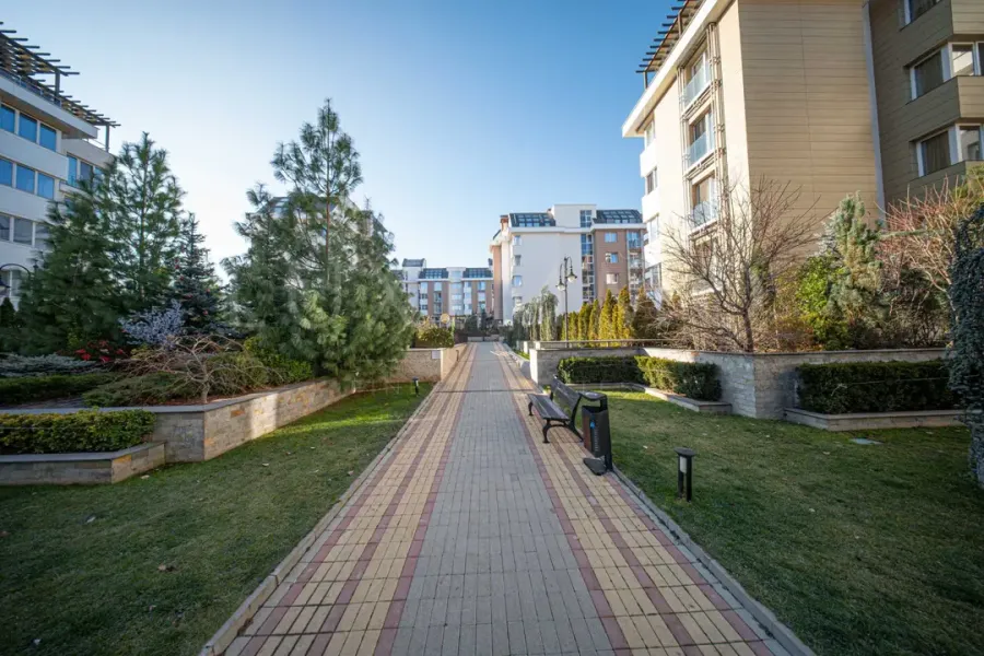 Spacious Fully Furnished 1-Bedroom Apartment in Flora Garden, Sofia - Image 5