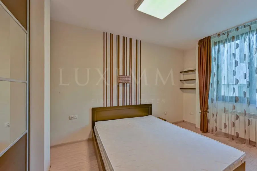 Spacious Fully Furnished Apartment Near South Park, Sofia - Image 1