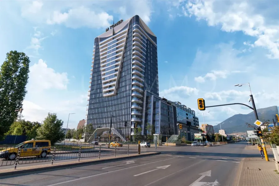 Spacious Two-Bedroom Apartment with Stunning Views - Image 5