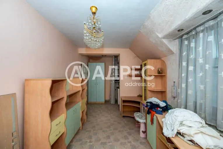 Spacious Three-Bedroom Plovdiv Apartment with Six Terraces – Perfect Family Home. - Image 1