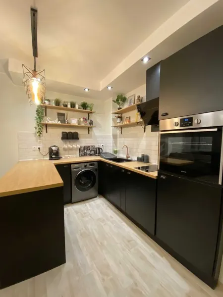 Spacious, Fully Furnished Apartment with Sea Views in Varna - Image 3