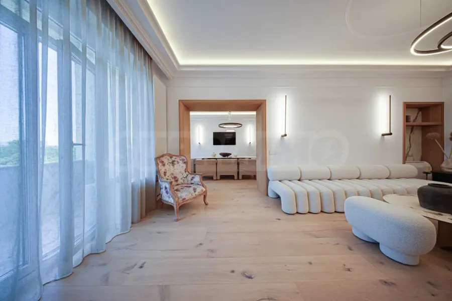 Luxurious Three-Bedroom Apartment in Sofia’s Prime Location – Exceptional Views & Features. - Image 2