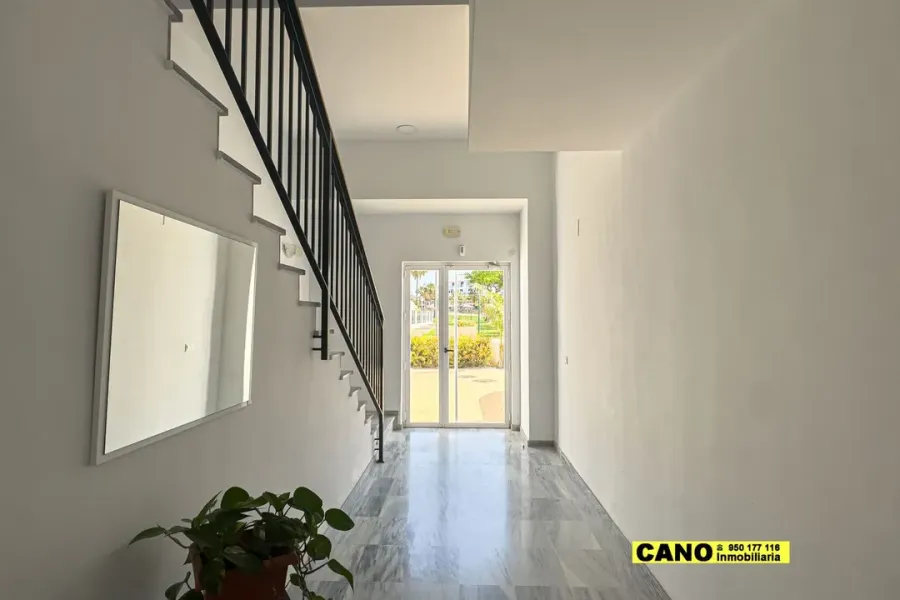 Spacious 2-Bedroom Apartment with Terrace in El Toyo, Spain - Image 4