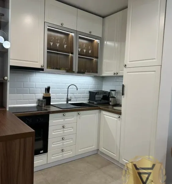 Stylish 2-Bedroom Apartment in Belgrade's Vibrant Vračar District - Image 5