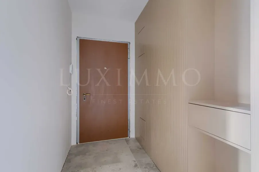 Spacious Turnkey 2-Bed Apartment with Stunning Mountain Views - Image 5