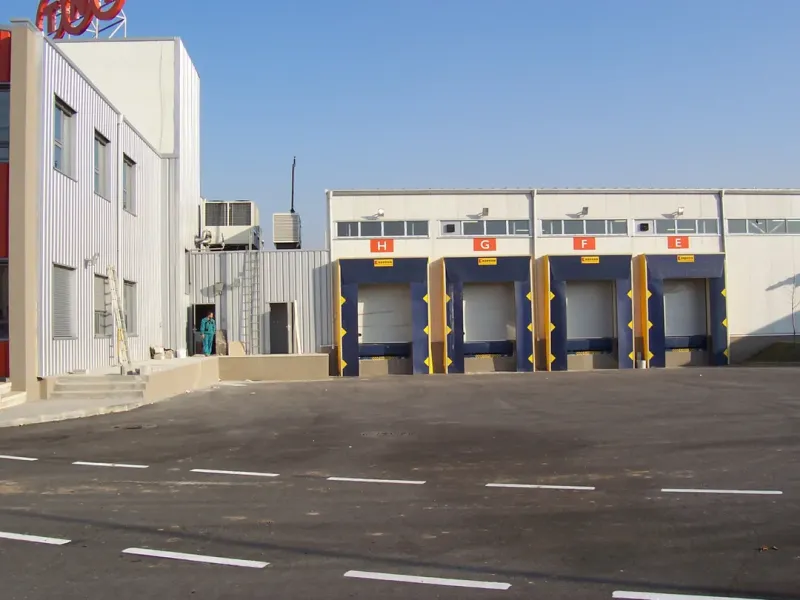 Spacious Warehouse for Rent - 2318m2 in Iskar Industrial Zone, Sofia - Image 3