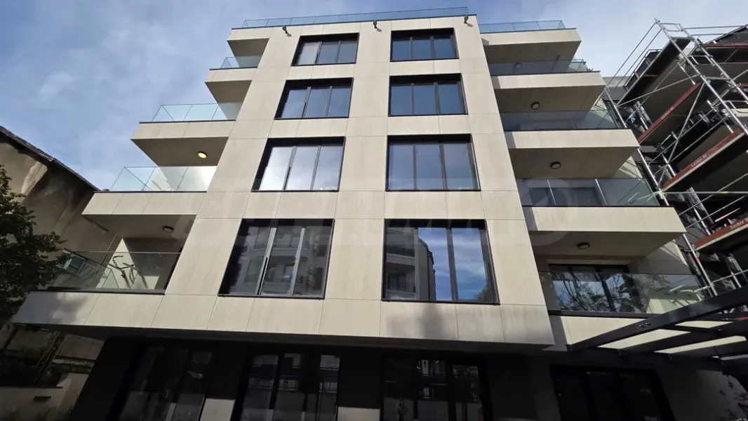 Spacious 3-Bed Apartment Near Sofia Gardens - Image 1