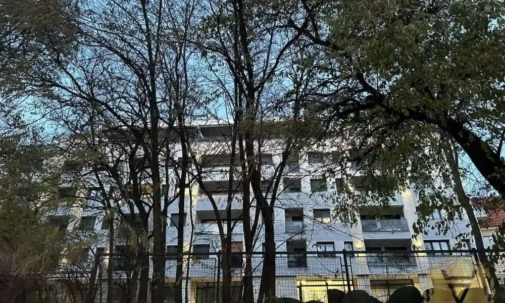 Stylish 2-Bedroom Apartment in Belgrade's Vibrant Vračar District - Image 1