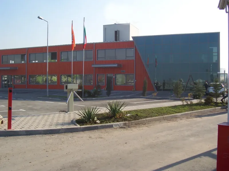 Spacious Warehouse for Rent - 2318m2 in Iskar Industrial Zone, Sofia - Image 4