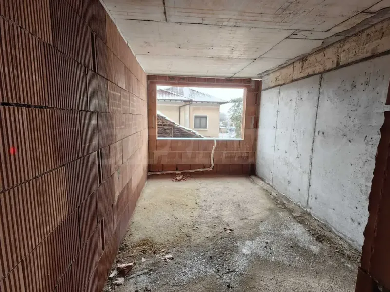 Spacious 2-Bedroom Apartment in Vidin, Bulgaria - Image 3