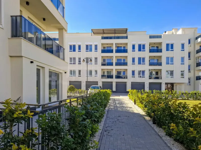 Stylish 2-Bedroom Apartment Near Rhodope Mountains - Image 2