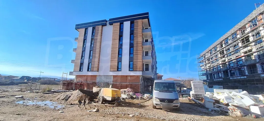 Modern One-Bedroom Apartment in Plovdiv's Ostromila Complex - Image 5