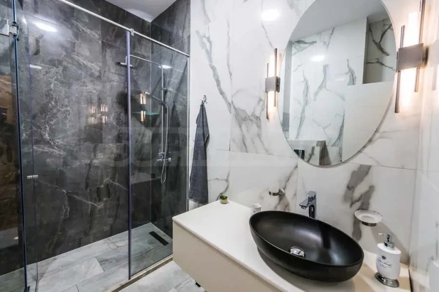 Spacious Fully Furnished Apartment Near Burgas Gardens - Image 3