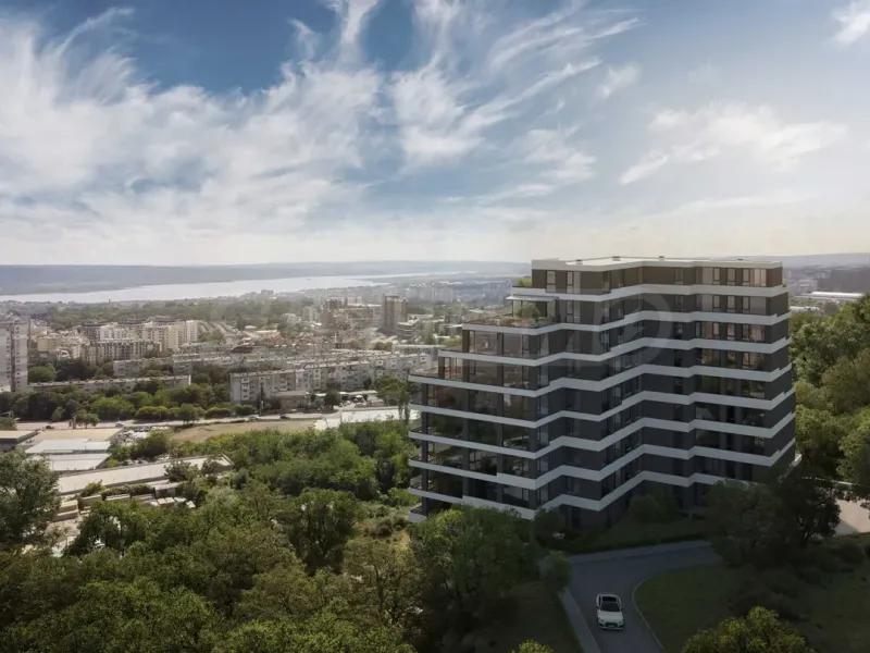 Spacious 2-Bedroom Apartment with Stunning Varna Views - Image 2