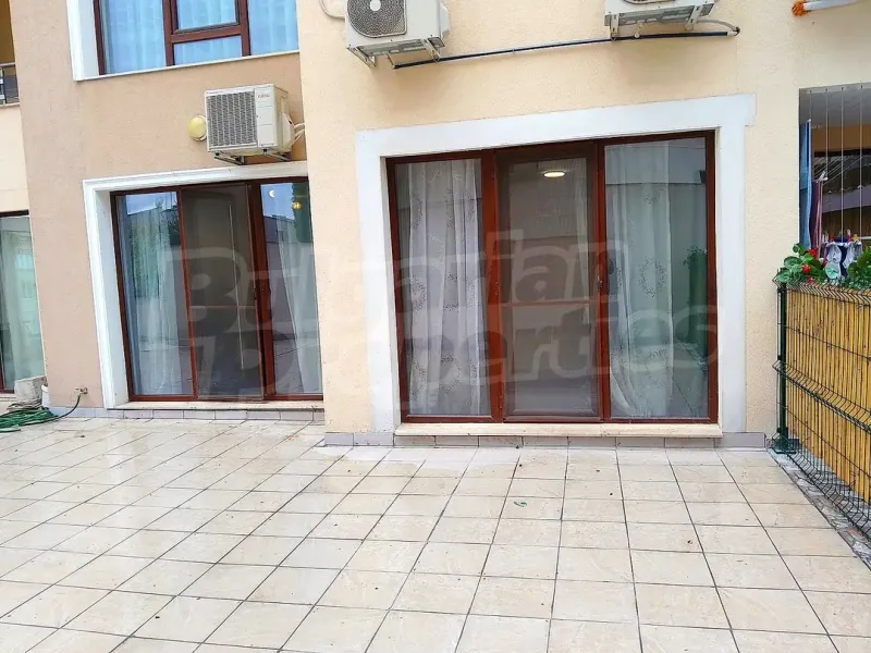 Spacious, Fully Furnished 1-Bedroom Apartment with Terrace in Briz, Varna - Image 2