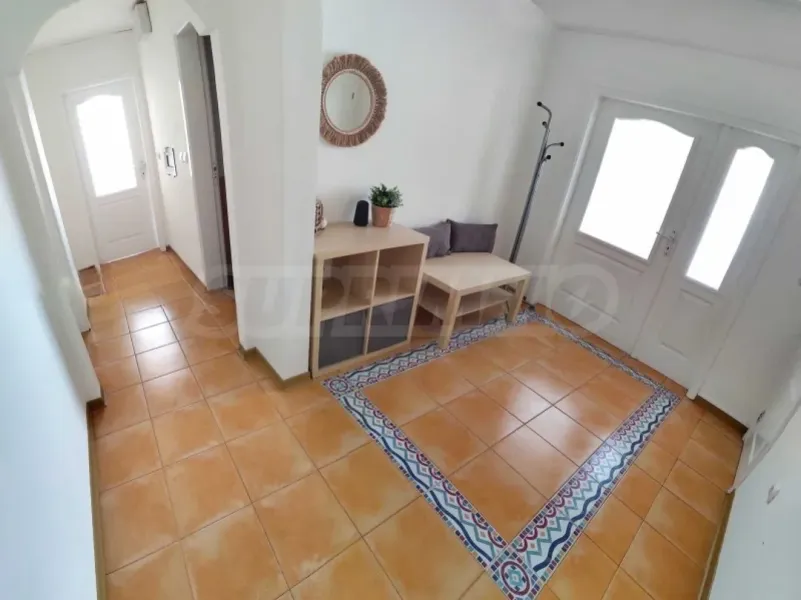 Spacious 5-Bed Mezonet with 5 Terraces - Sofia - Image 1