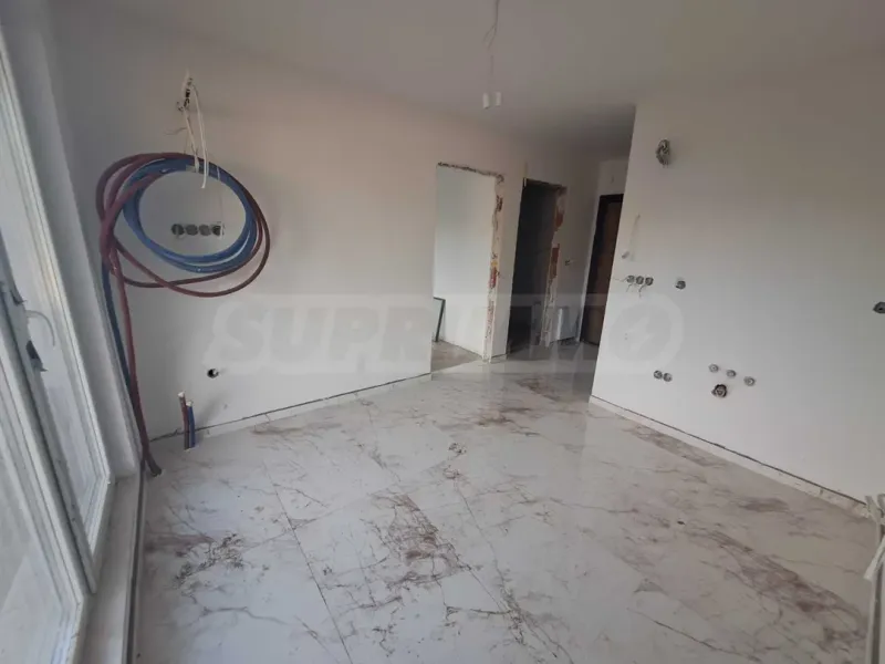 Spacious Apartment with Garden in Sofia's Obelya Area - Image 2