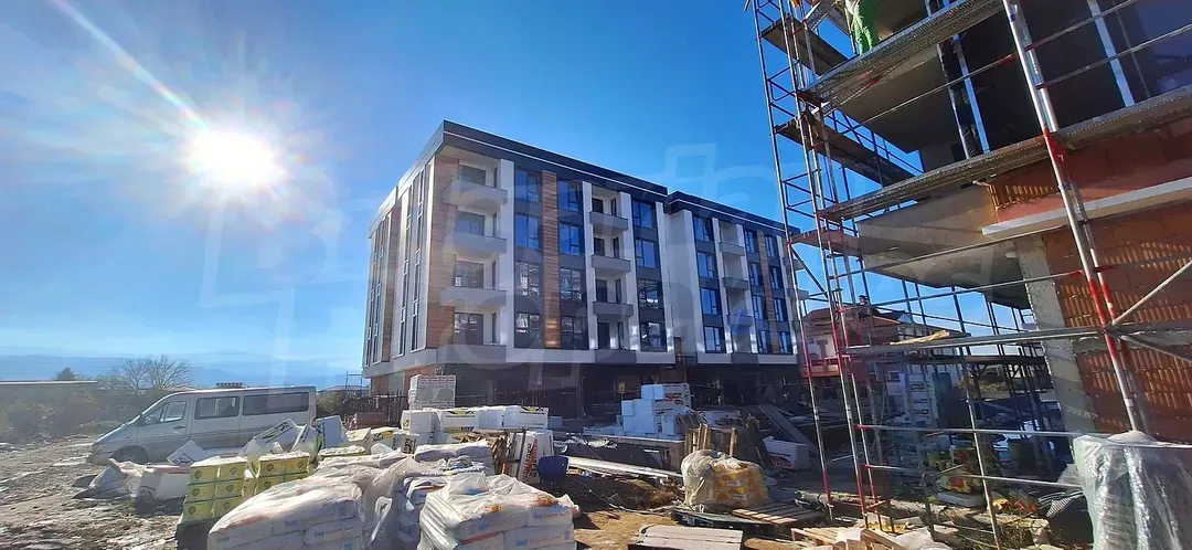Modern One-Bedroom Apartment in Plovdiv's Ostromila Complex - Image 2