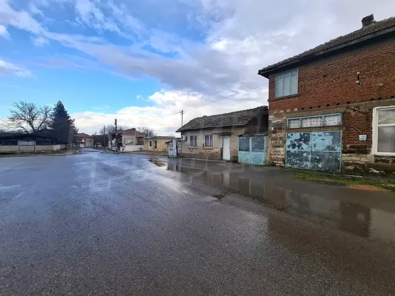 Spacious 2-Story House with Garden in Melnitsa Village, Elhovo - Image 4