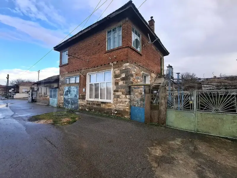 Spacious 2-Story House with Garden in Melnitsa Village, Elhovo - Image 2