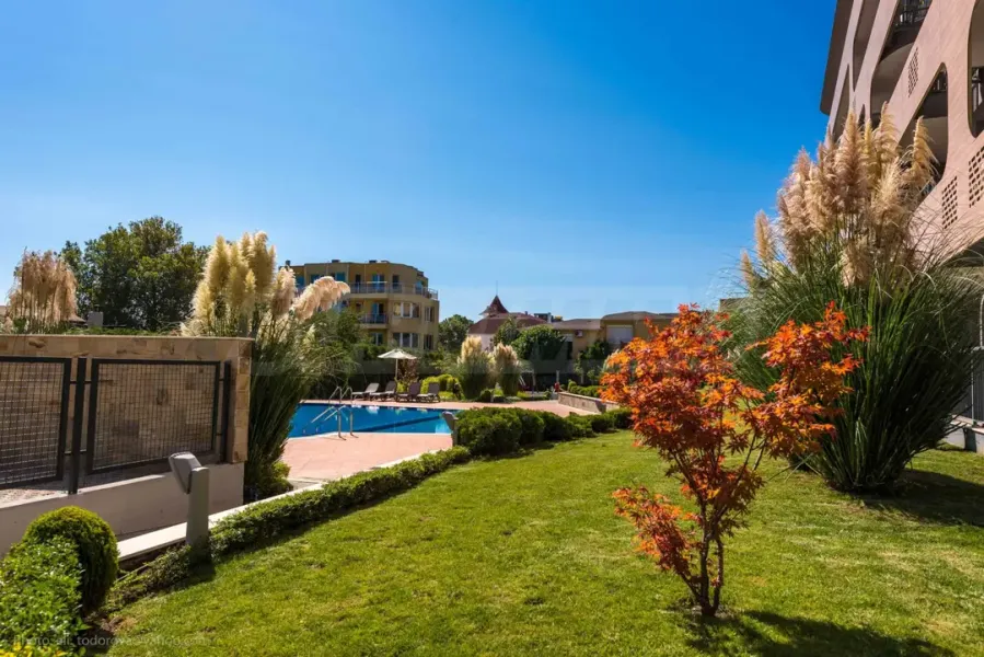 Stylish Varna Apartment with Parking & Sea Views - Image 1