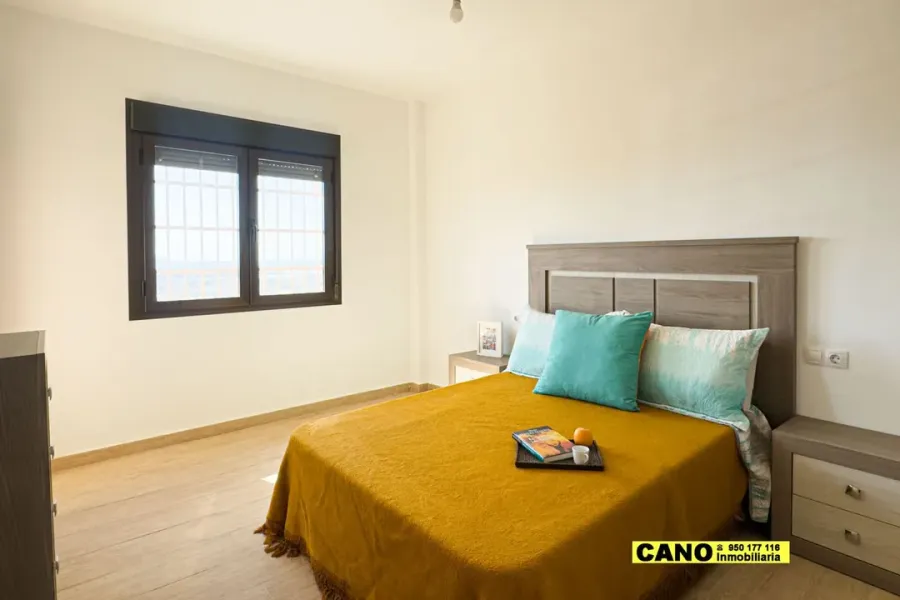 Spacious 5-Bedroom Chalet with Pool & BBQ in Huércal de Almería - Image 1