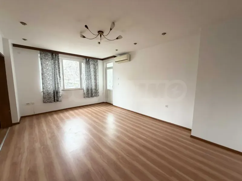 Spacious 3-Bedroom Apartment in Plovdiv, Bulgaria - Image 5