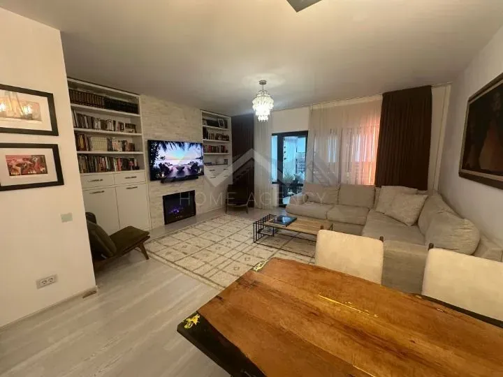 Luxurious Modern House in Otopeni – 3 Bed, 2 Bath - Image 2