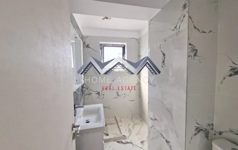 Spacious 3-Bedroom Apartment in Central Otopeni for Sale - Image 1