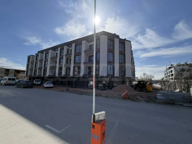 Spacious 3-Bedroom Apartment with River View in Plovdiv - Image 1